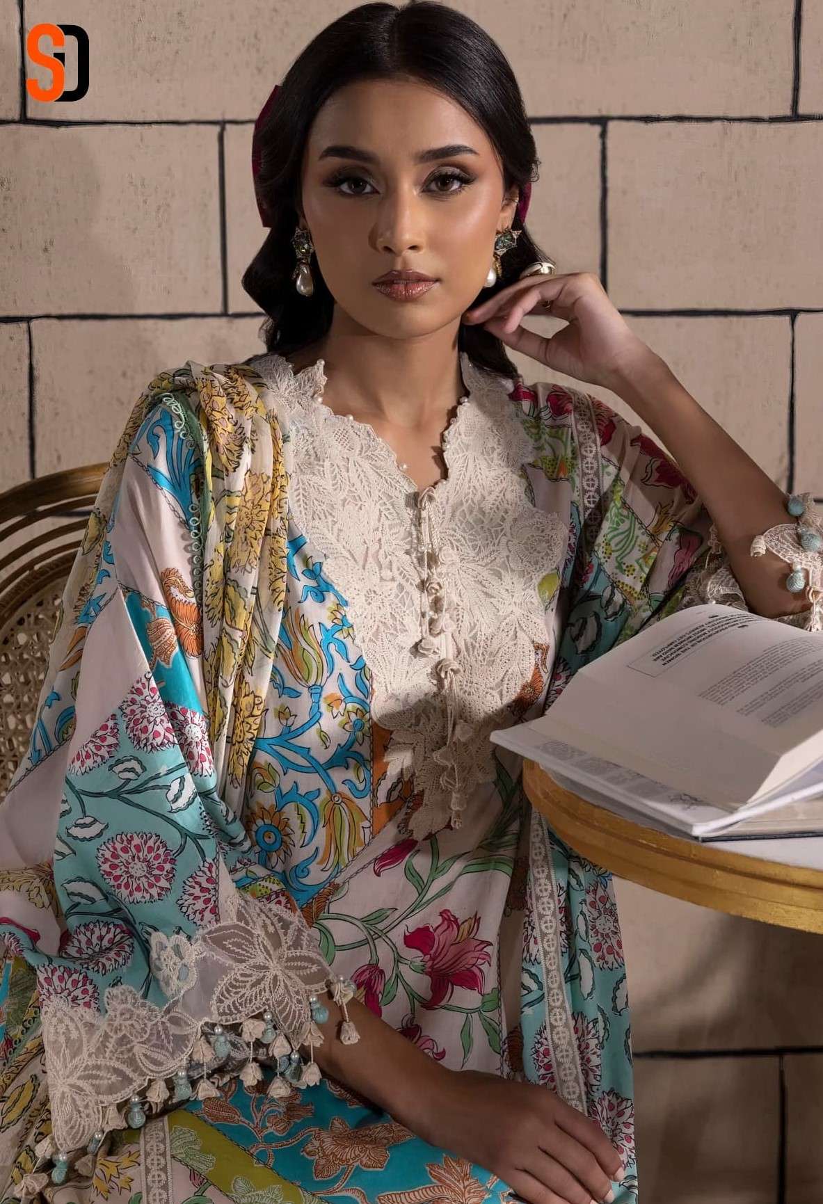 MUZLIN SANA SAFINAZ BY SHARADDHA DESIGNER